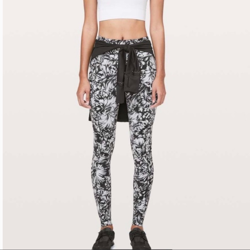 Lululemon Fast and Free Tight 28” 4 w/tags flowers